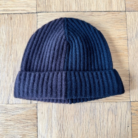 Begg x Co Cashmere Beanie Hat Black Brown Ribbed Knit Made in Scotland - Picture 3 of 7